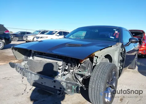 2021 Dodge Challenger Sxt z USA, uszkodzony, nr VIN 2C3CDZAG0MH646064